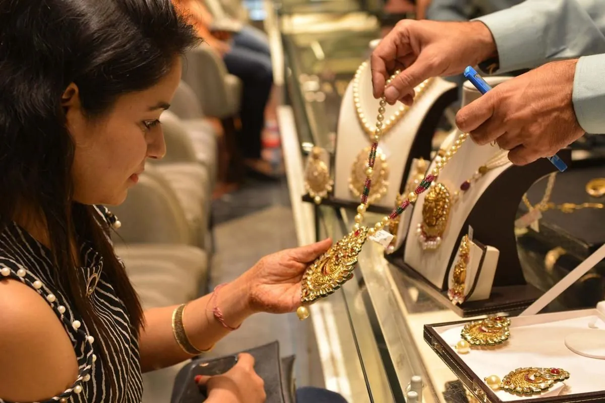 India Slashes Gold Import Duties, Boosting Demand and Curbing Smuggling