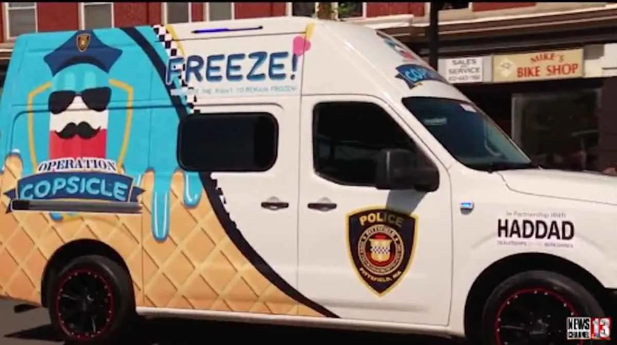 Muslim Ice Cream Vendor's Kind Gesture to UK Police Goes Viral