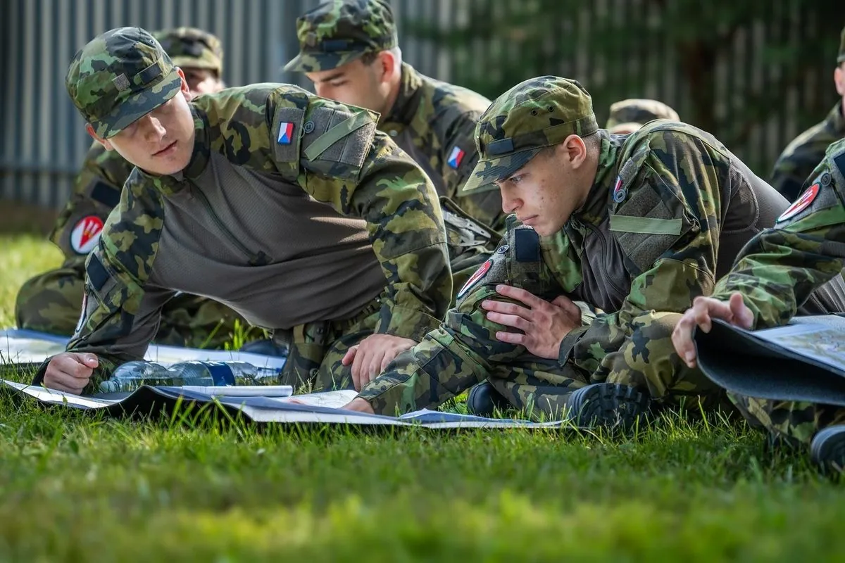 czech-armys-youth-camp-aims-to-boost-enlistment-amid-regional-recruitment-woes