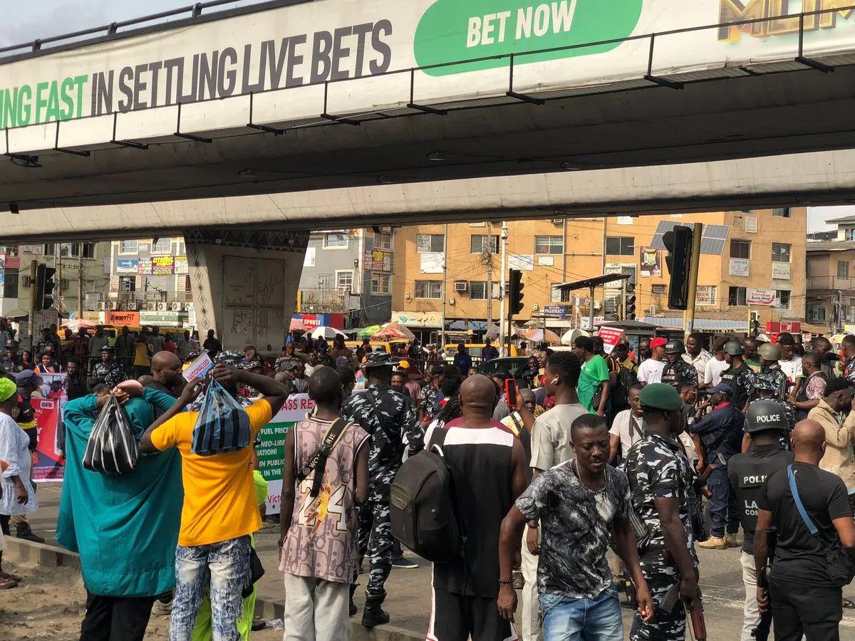 nigerian-protests-against-economic-hardship-disrupt-business-and-claim-lives