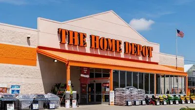 Home Depot Forecasts Sales Dip Amid Economic Anxiety