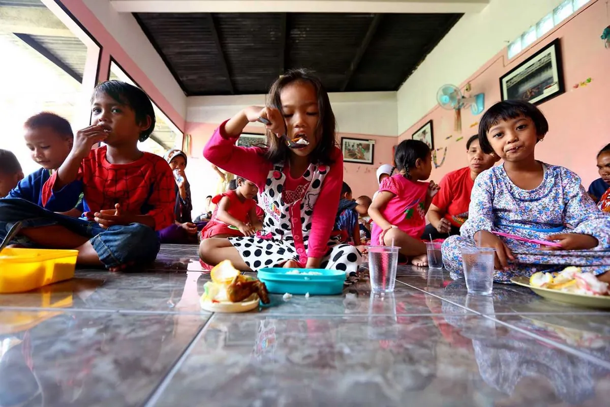 Indonesia's Ambitious School Meal Plan to Boost Nutrition and Dairy Imports