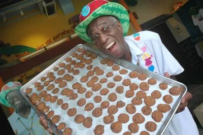 Cookie Mogul Wally Amos, Founder of Famous Amos, Dies at 88