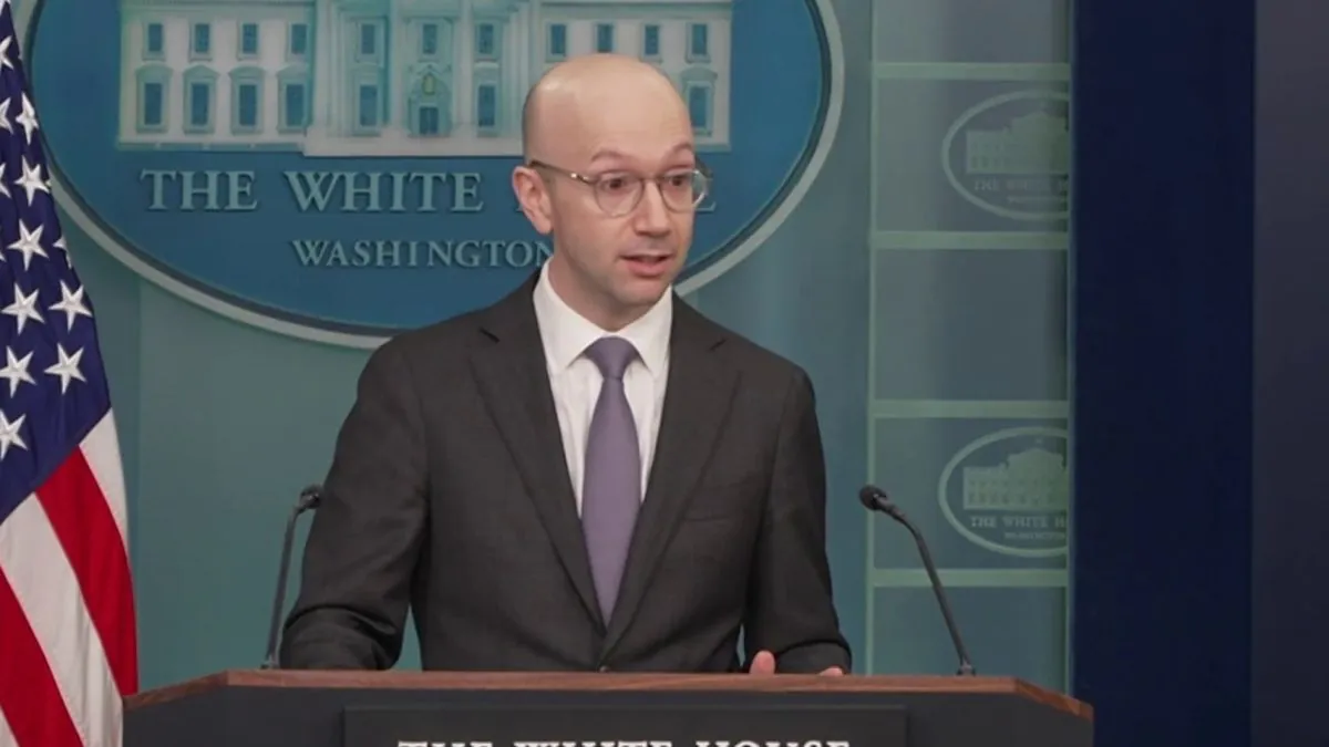 white-house-spokesman-ian-sams-set-to-join-harris-campaign-team