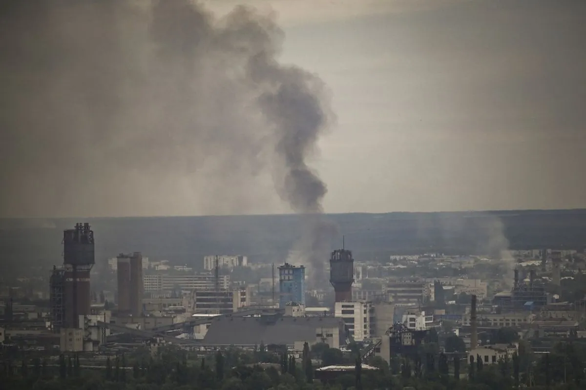 ukrainian-strikes-hit-donetsk-shopping-center-ablaze-multiple-injuries-reported