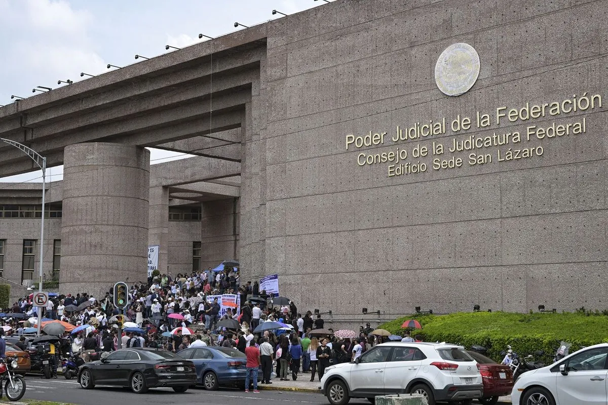 Mexican Judicial Reform Sparks Nationwide Protests and Economic Concerns