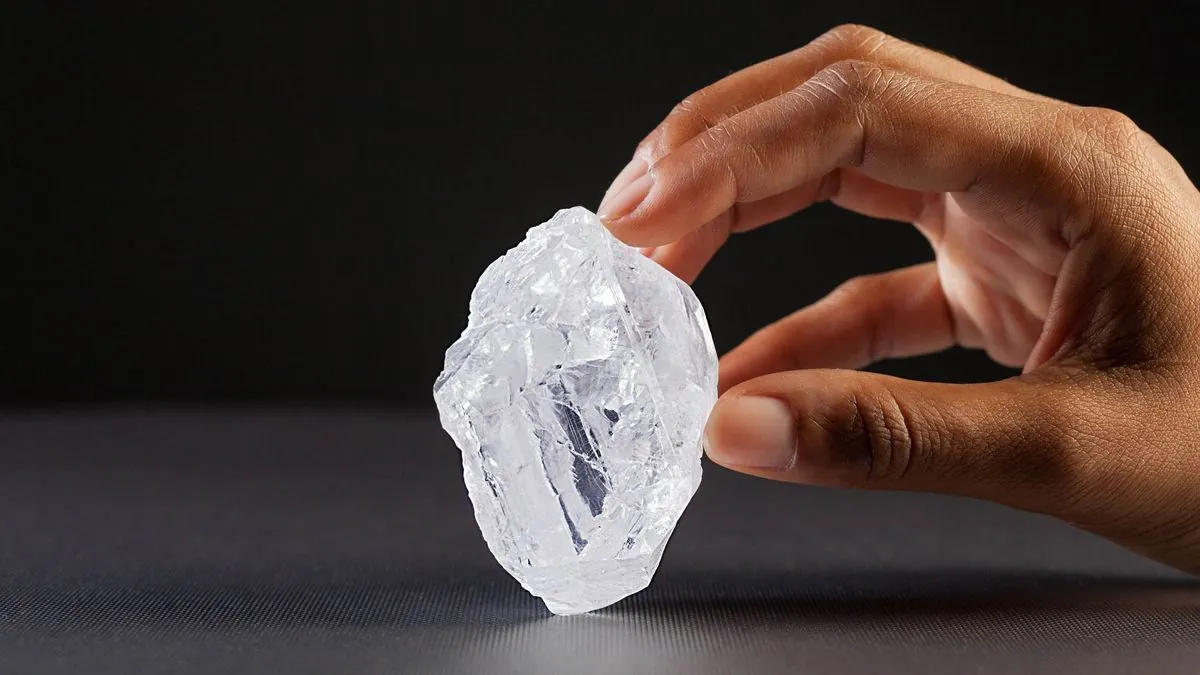 massive-2492-carat-diamond-unearthed-in-botswana-set-for-display