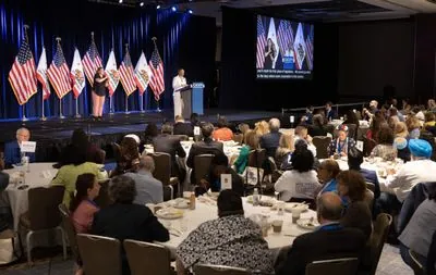 DNC in Chicago Offers Diverse Restroom Options, Debunking False Claims