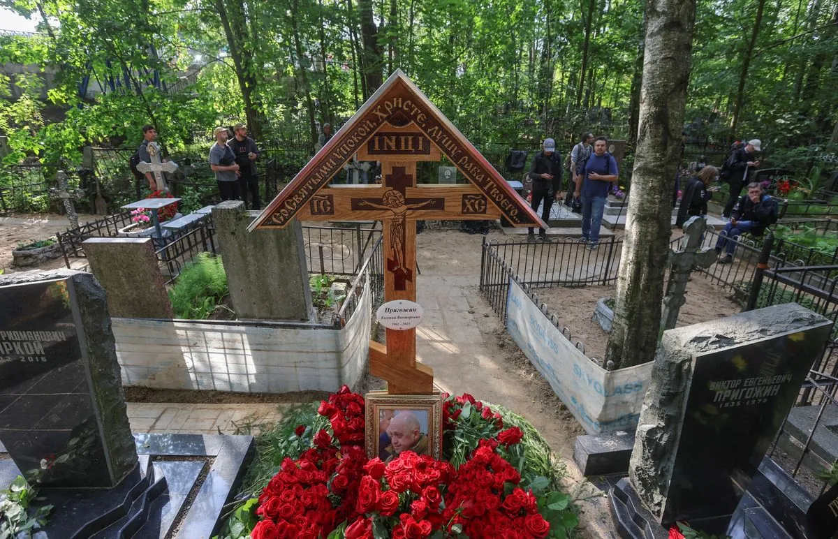 prigozhins-legacy-mourners-honor-wagner-chief-one-year-after-fatal-crash