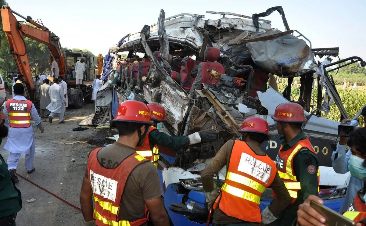 dual-bus-tragedies-claim-over-30-lives-in-pakistans-northeast-and-southwest