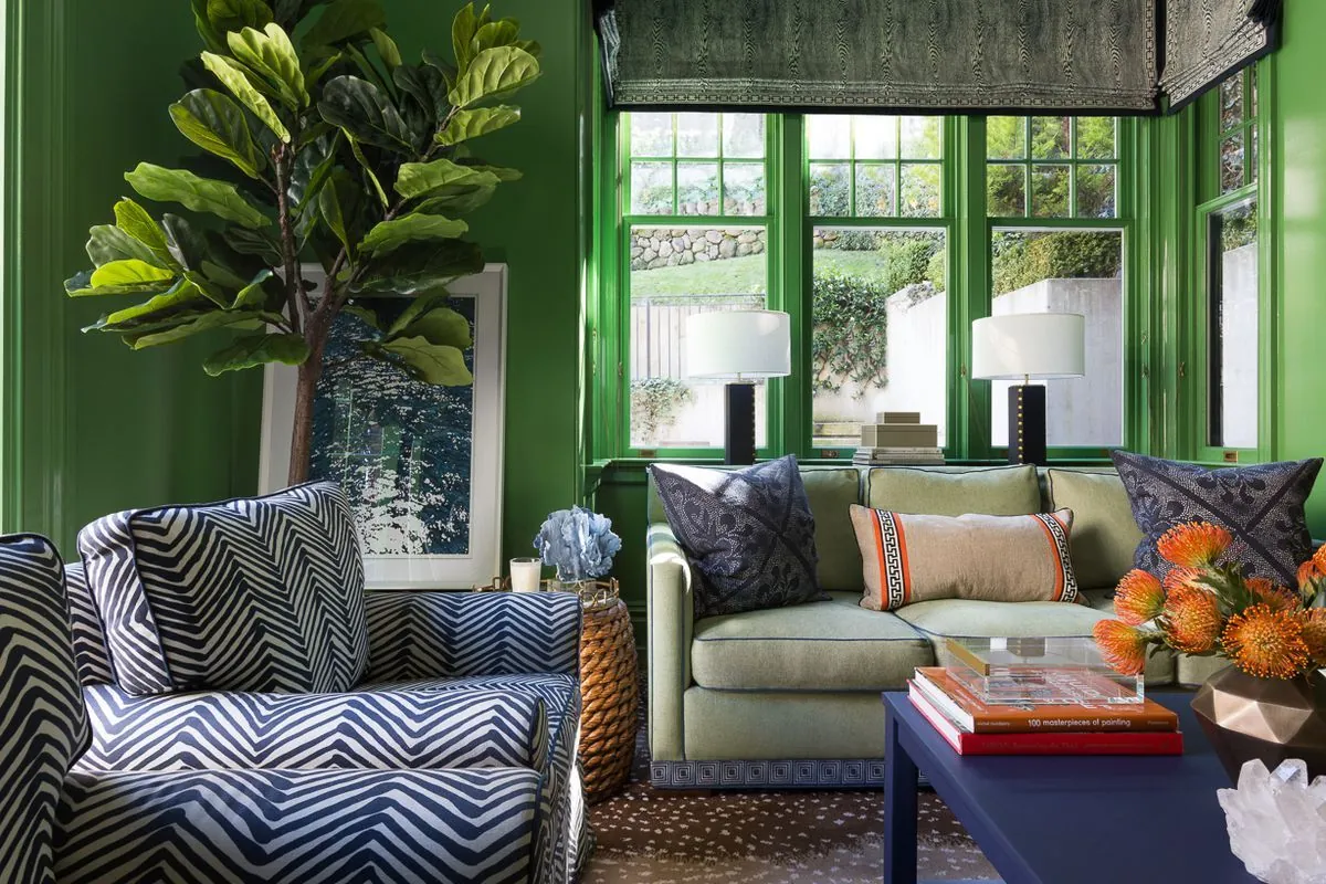 designers-embrace-bold-hues-a-guide-to-vibrant-interior-paint-choices