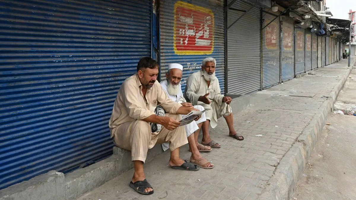 Pakistani Traders Strike Against Rising Costs and New Taxes