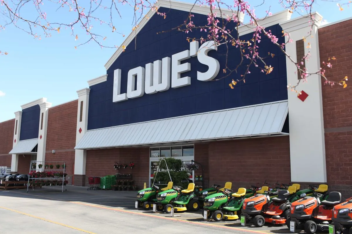 Debunked: Fake Quote Attributed to Lowe's CEO on Conservative Values