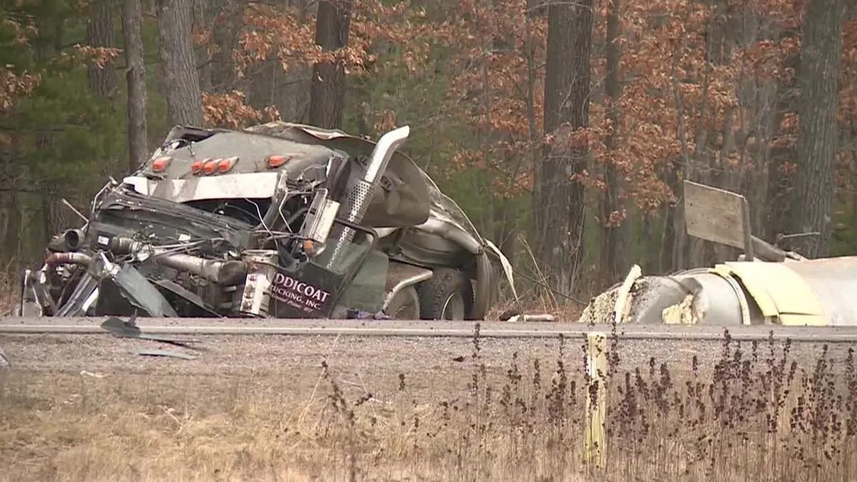 Fatal Van Crash in Texas Claims Four Lives, Injures Ten