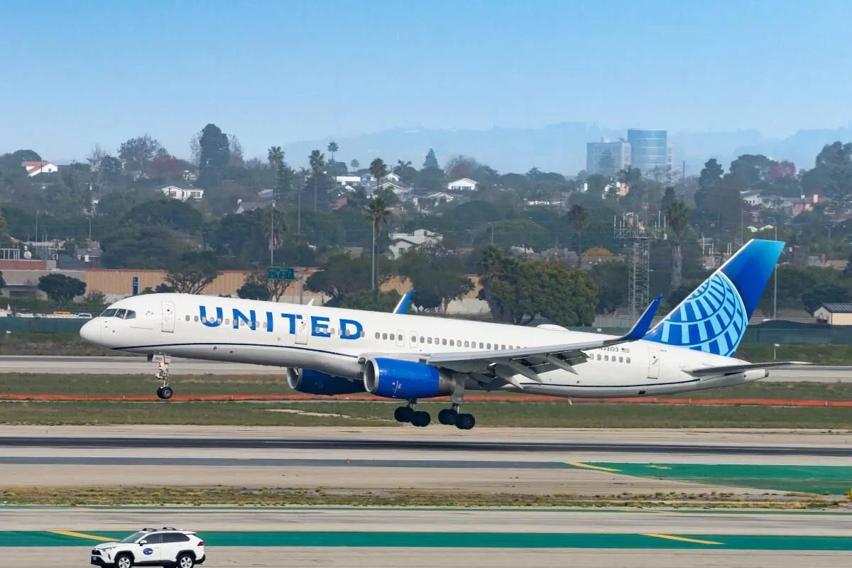 United Airlines Flight Diverted to Memphis Due to Severe Turbulence