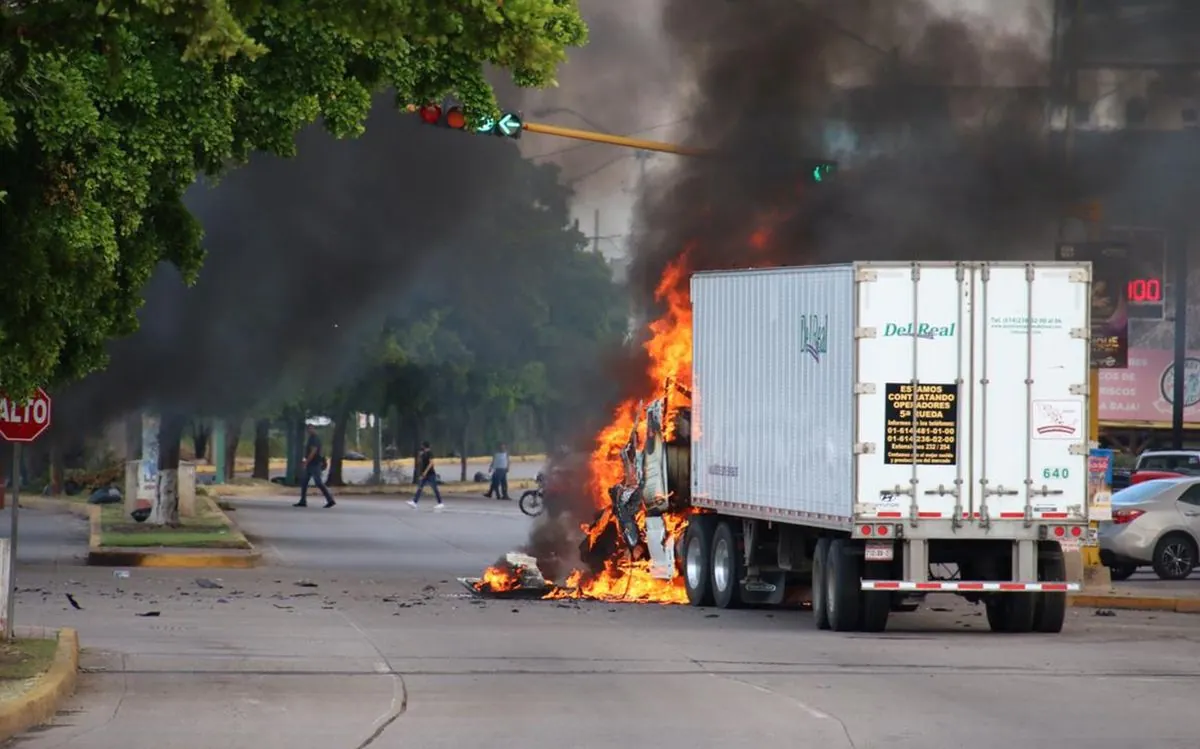 Unrest Erupts in Sinaloa: Military Targeted, Roads Blocked