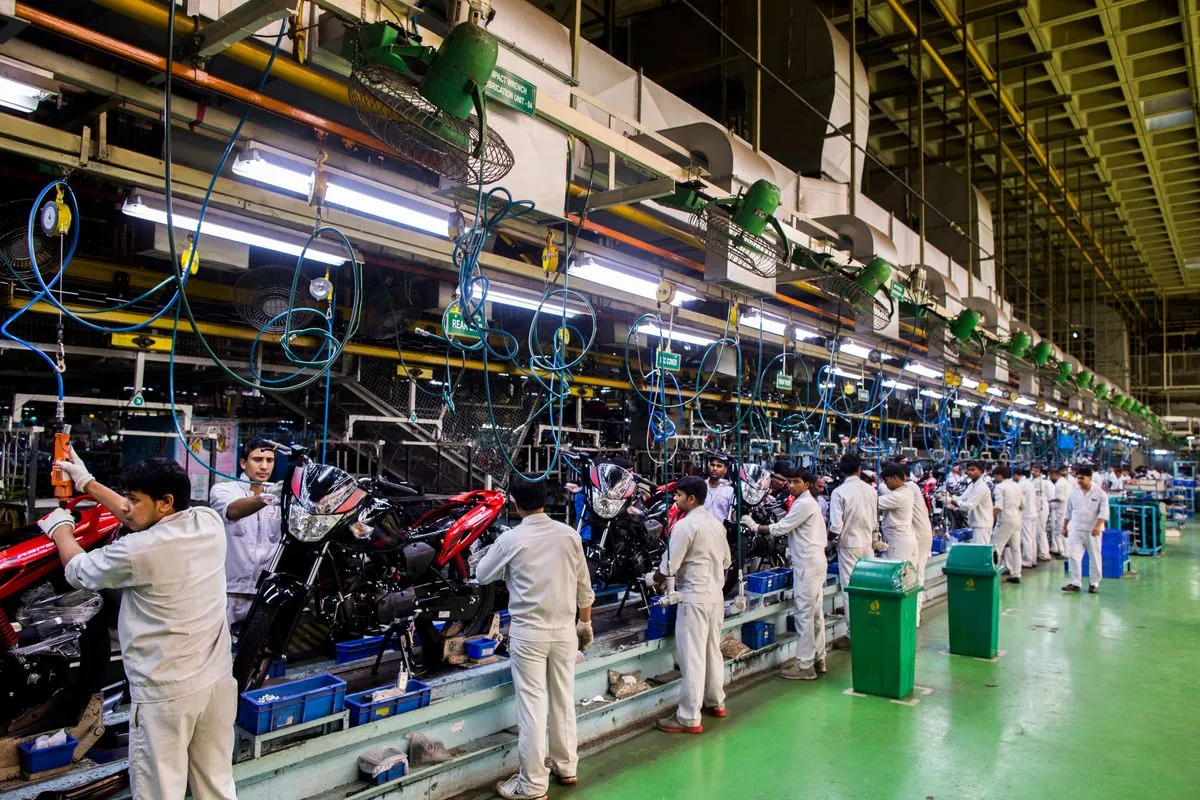 indias-manufacturing-growth-slows-in-august-amid-softening-demand