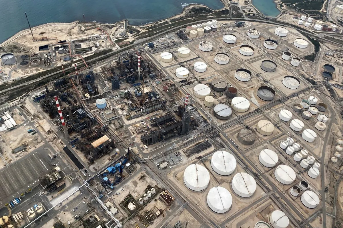 Libya's Oil Exports Cease Amid Political Turmoil, Production Plummets