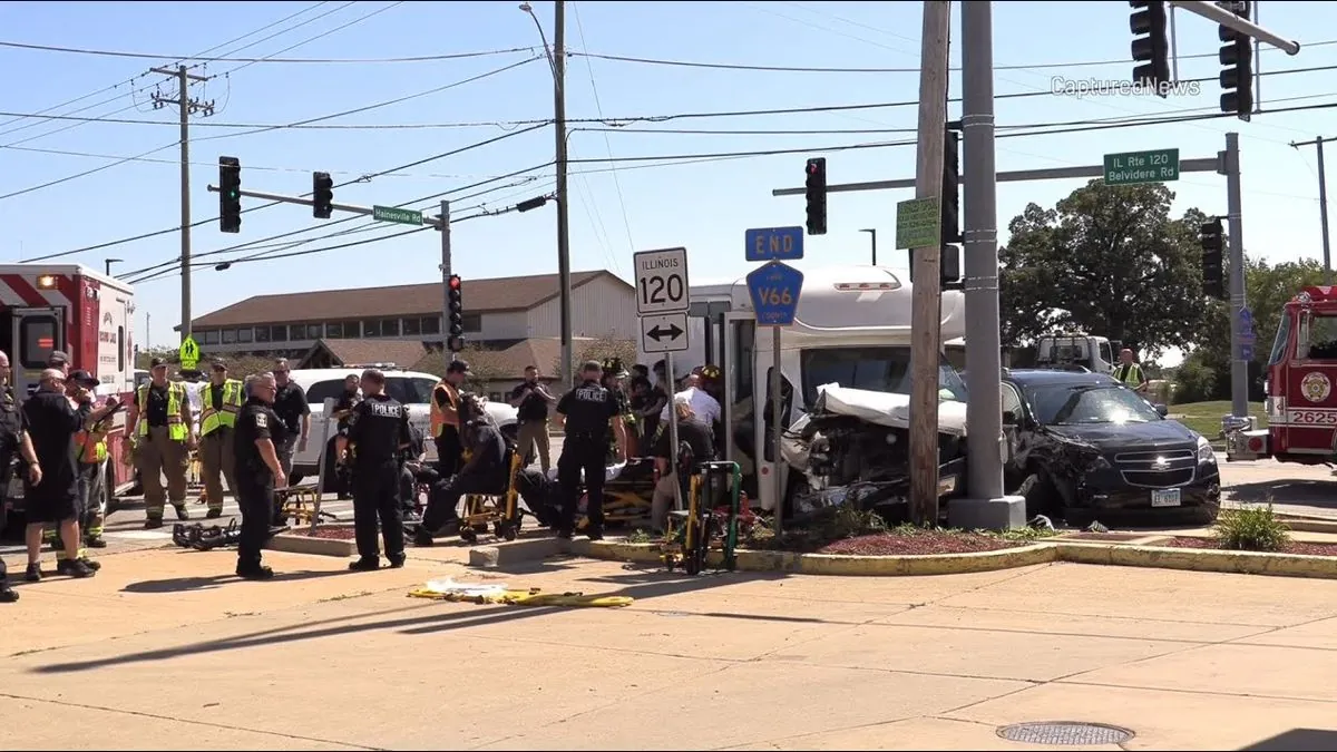 jail-transport-van-crash-in-illinois-leaves-19-injured