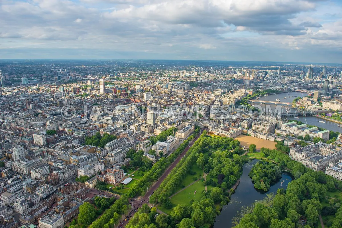 London's St James's Park Chosen for Queen Elizabeth II Memorial Site