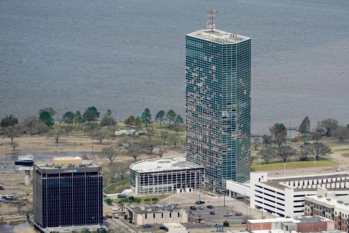 lake-charles-iconic-hertz-tower-set-for-demolition-after-hurricane-damage