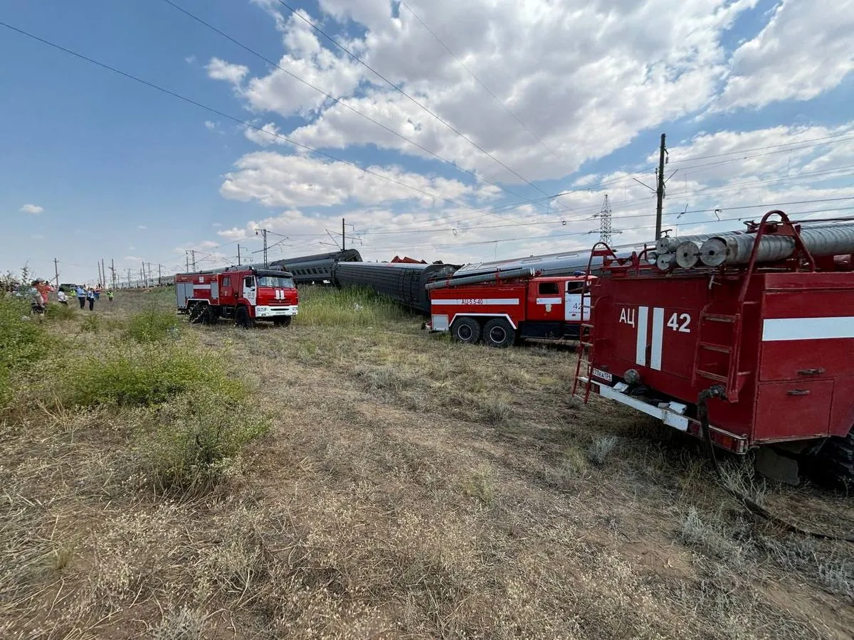 freight-train-derails-in-russias-belgorod-region-near-ukrainian-border