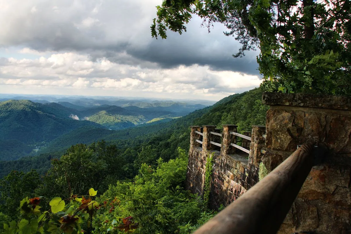 Hochschild's "Stolen Pride" Explores Eastern Kentucky's Complex Identity