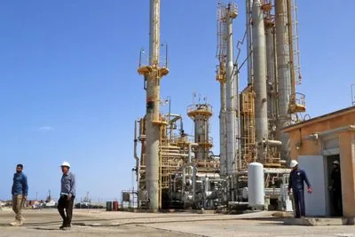 Libya's Economic Crisis: Power Struggle Over Oil Wealth Intensifies