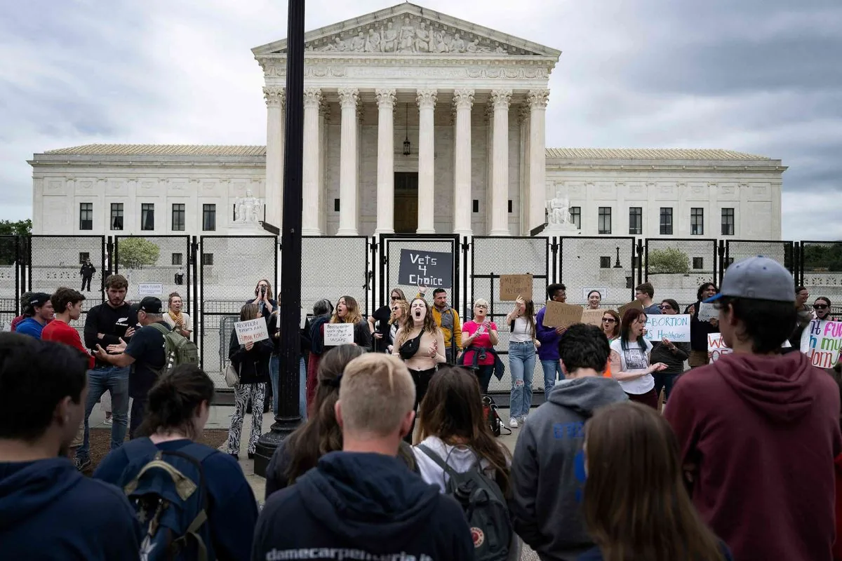 Americans Favor Term Limits for Supreme Court Justices, Poll Shows