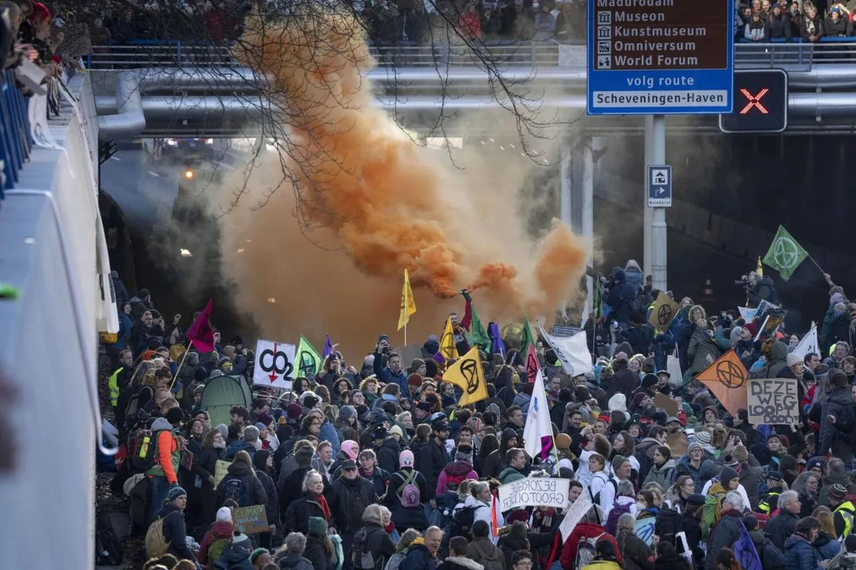 Climate Activists Block Dutch Highway in Fossil Fuel Subsidy Protest