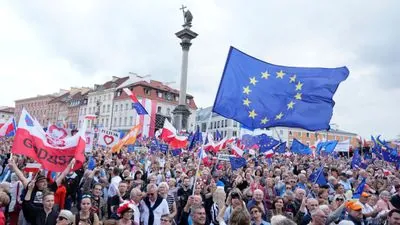 Polish Opposition Rally Draws Thousands Amid Political Tensions