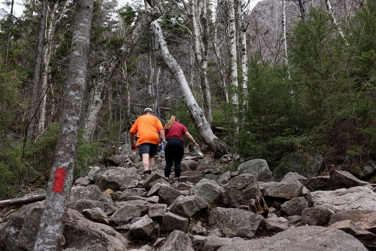 Child Rescued After 9-Hour Ordeal Between Boulders in New Hampshire