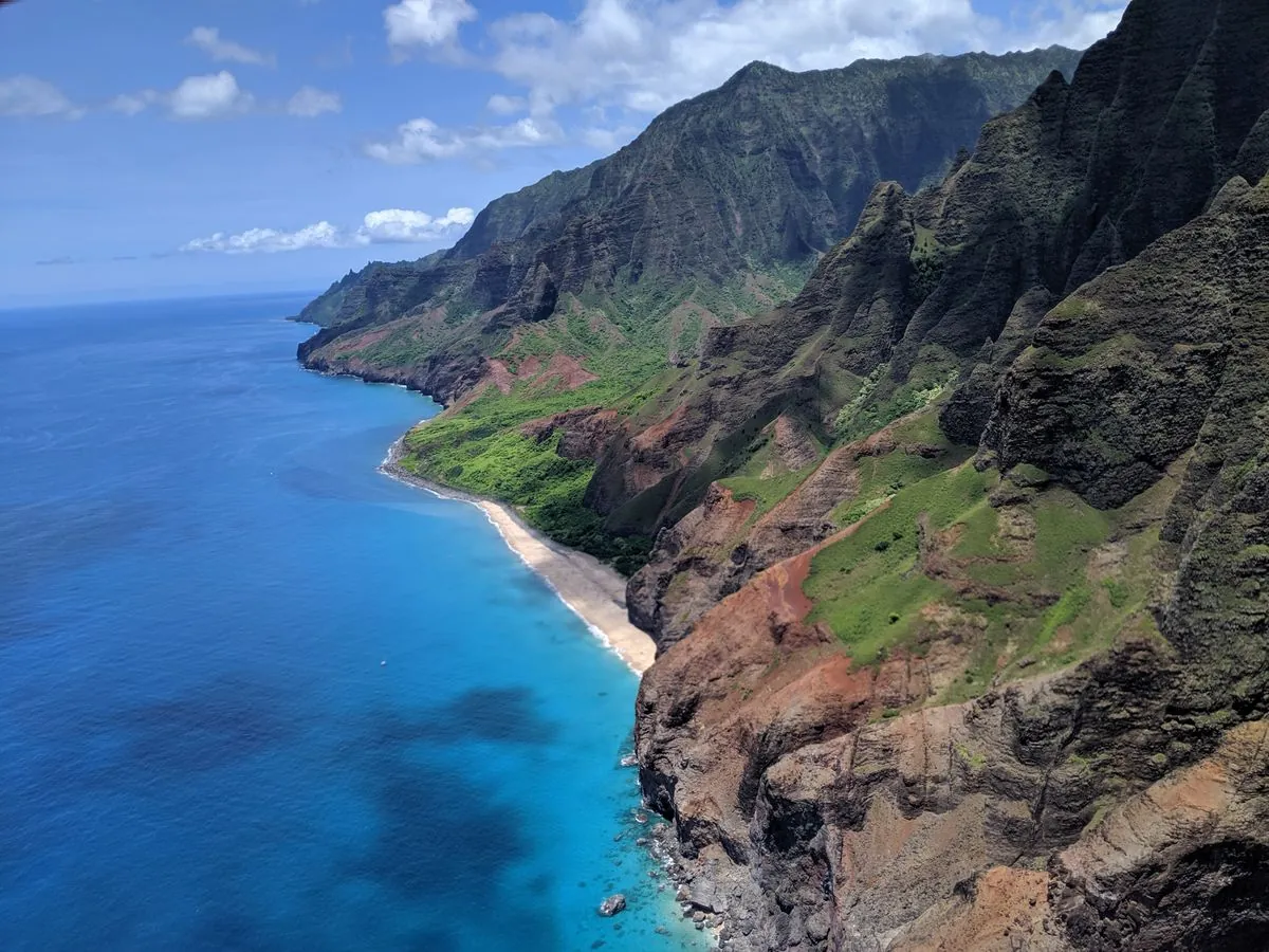 norovirus-outbreak-shuts-down-iconic-hawaiian-hiking-trail