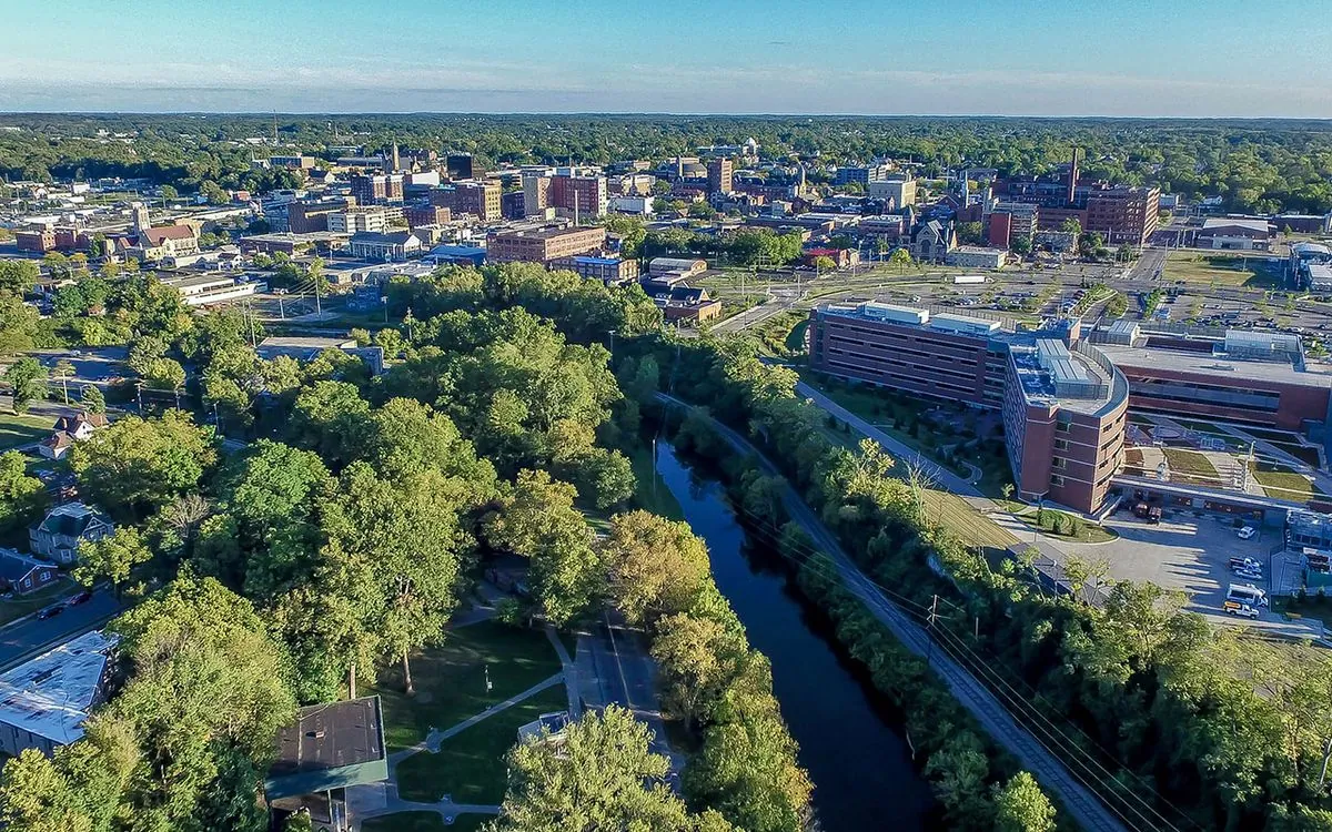 Ohio City Faces Bomb Threats Amid False Claims About Haitian Immigrants