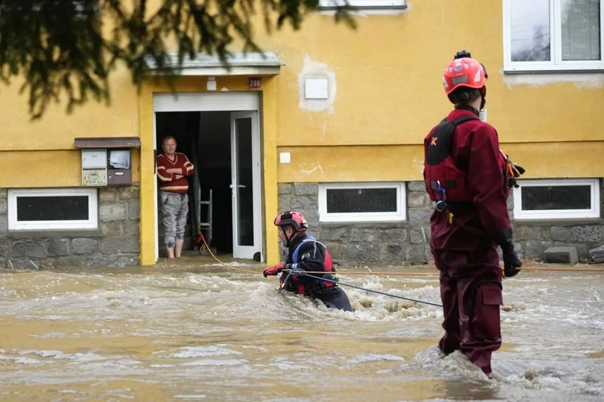 Czech Senate and Regional Elections Proceed Amid Flood Recovery Efforts