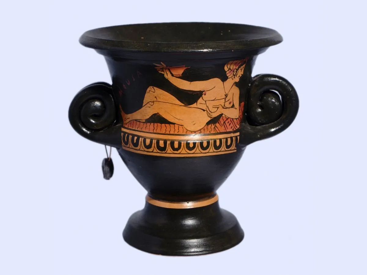 Ancient Greek Vase Returns Home After 71 Years in Italian Family