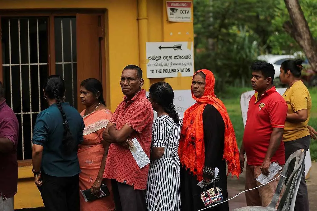 Marxist Candidate Takes Early Lead in Sri Lankan Presidential Race