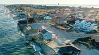 Rodanthe's Vanishing Homes: Coastal Erosion Crisis Unfolds on Outer Banks