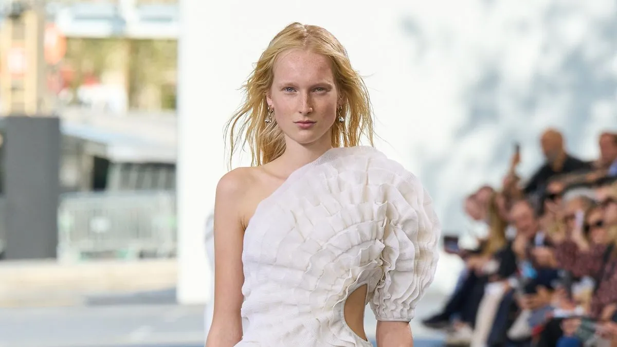 Chloé's Luminous Spring Collection Shines at Paris Fashion Week