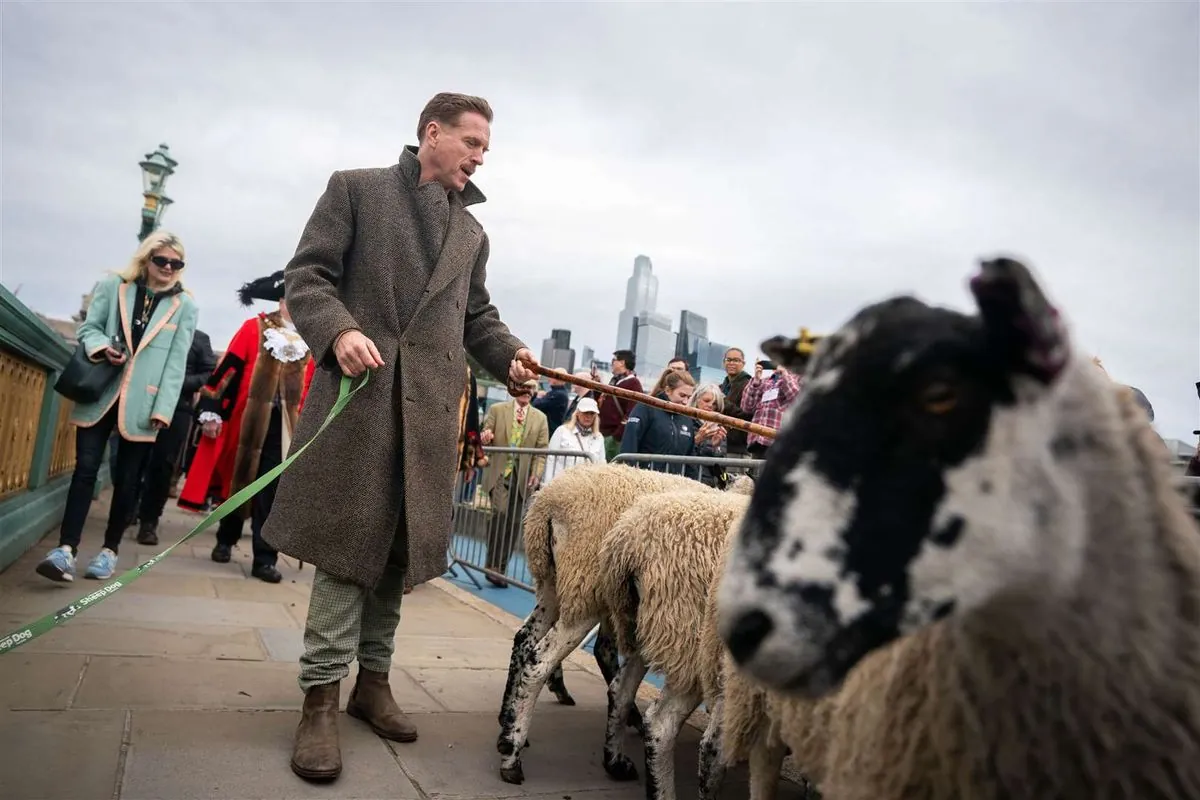 actor-damian-lewis-leads-london-sheep-drive-reviving-ancient-tradition