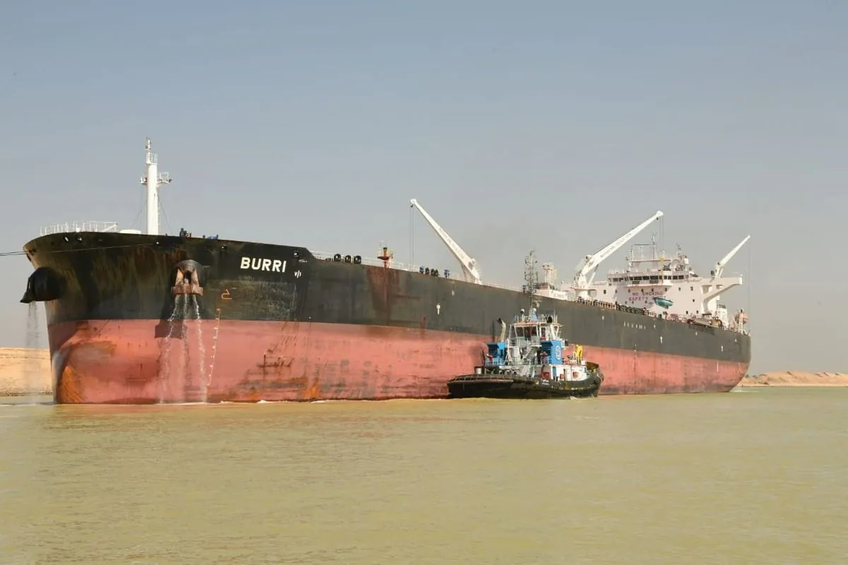 Sanctioned LNG Tanker Navigates Suez Canal Amid Regional Tensions