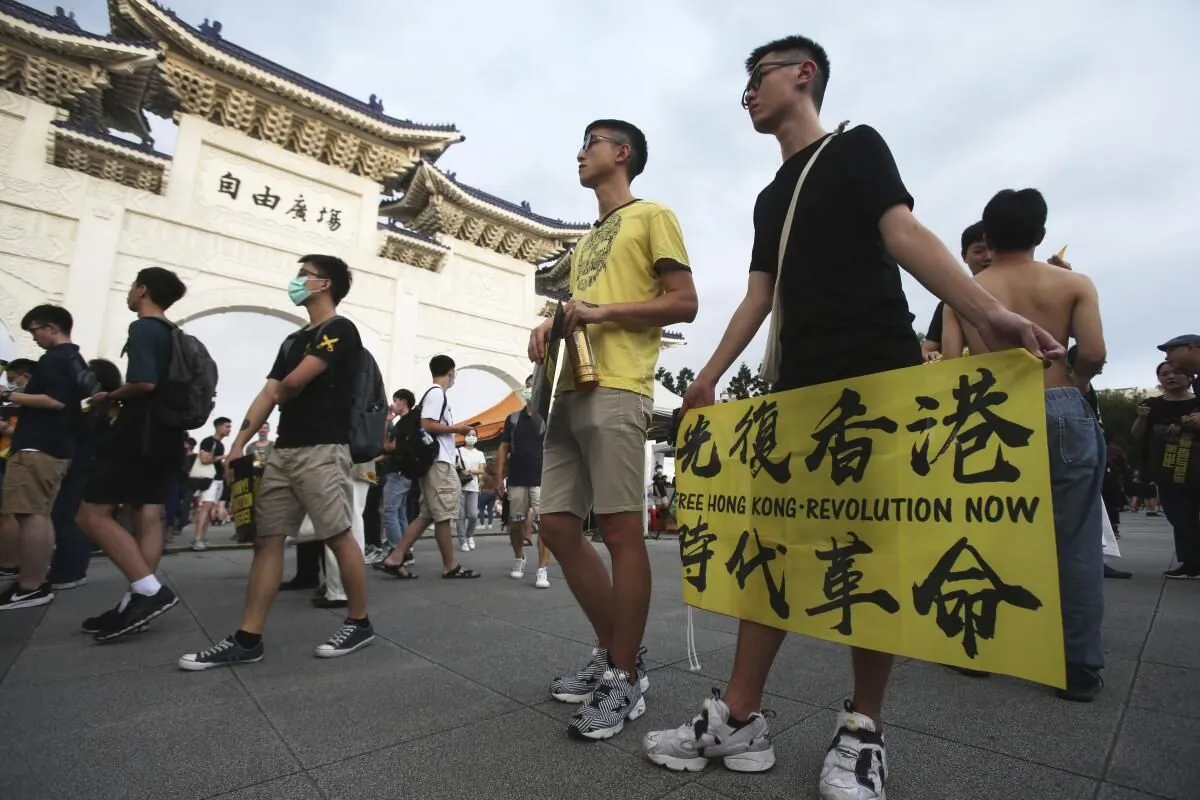 Taiwan Deports Chinese Nationals for Harassing Hong Kong Protesters