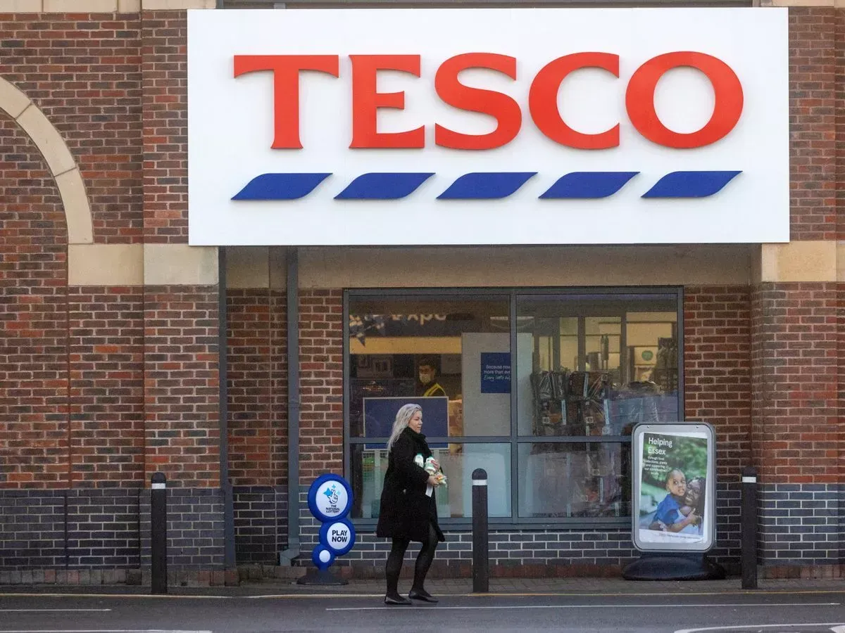 Tesco Bets on Strong Christmas Sales Despite Consumer Caution