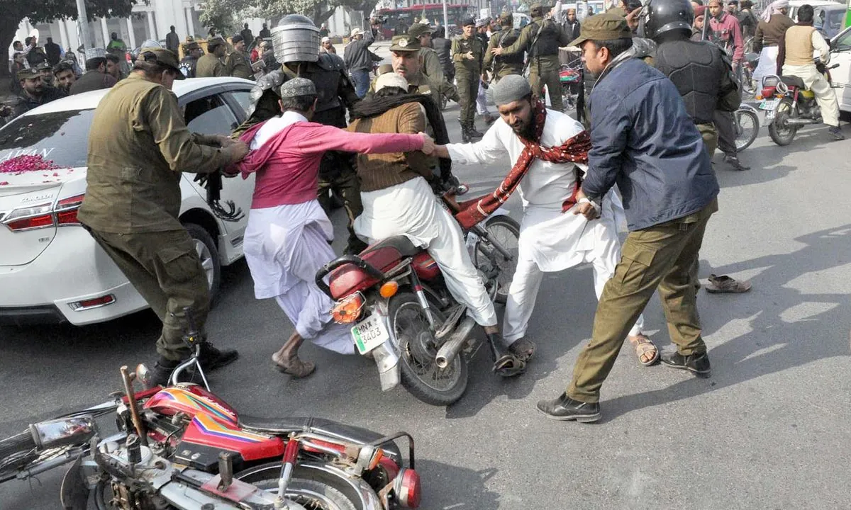 pakistan-tightens-security-to-block-pro-khan-rally-in-islamabad