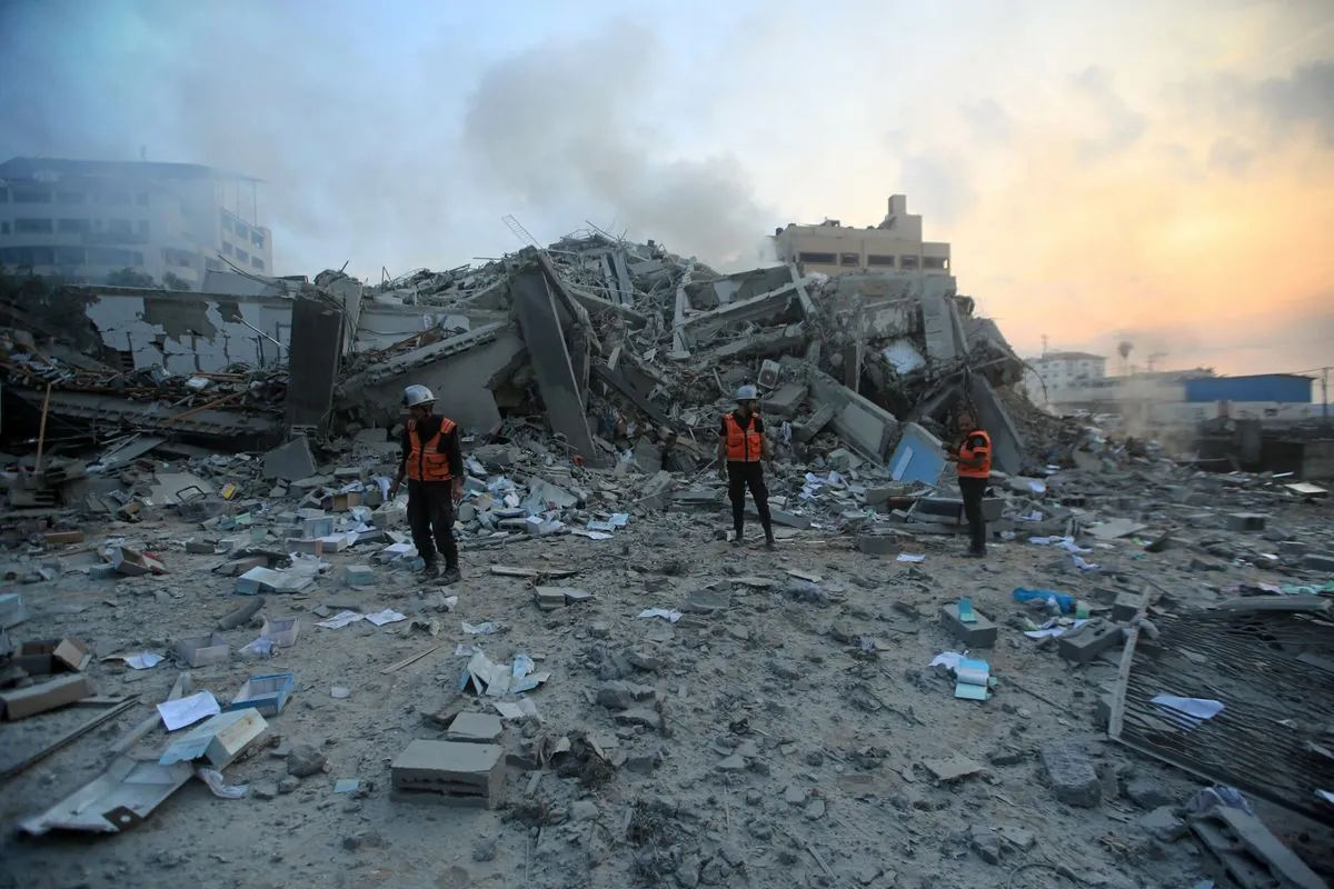 gaza-familys-tragedy-captured-in-award-winning-photo-amid-ongoing-conflict