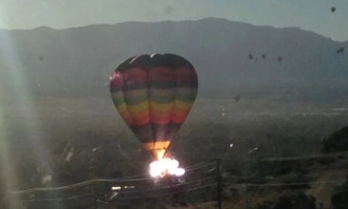 power-outage-strikes-albuquerque-as-balloon-collides-with-power-line