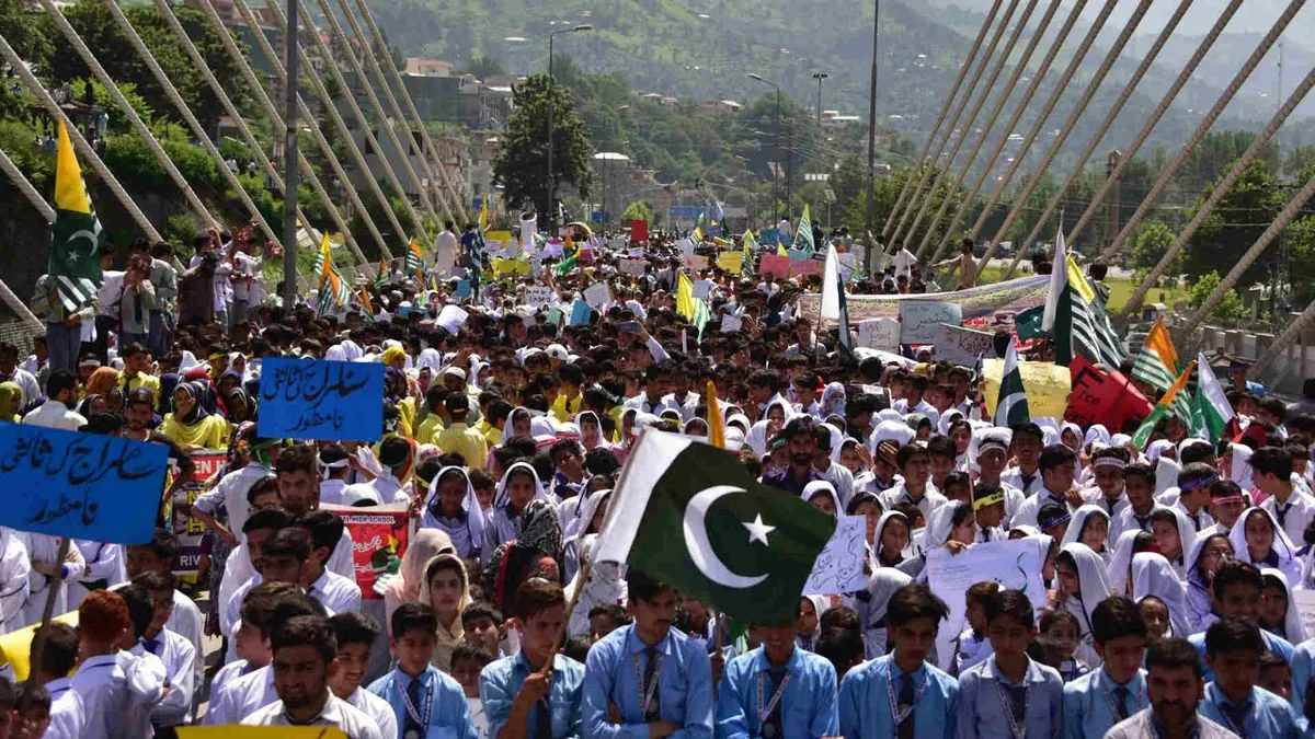 Student protests in Pakistan turn violent over rape allegation