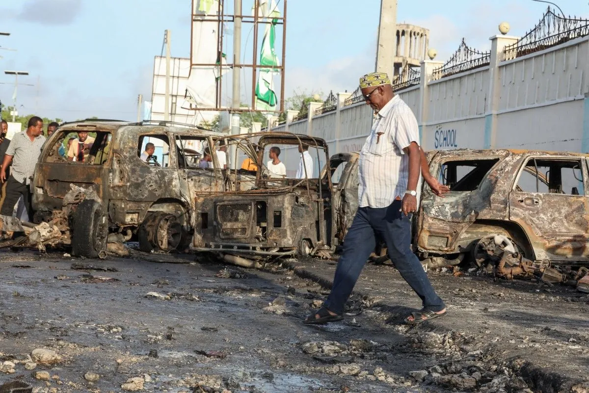 deadly-blast-hits-mogadishu-eatery-near-police-station