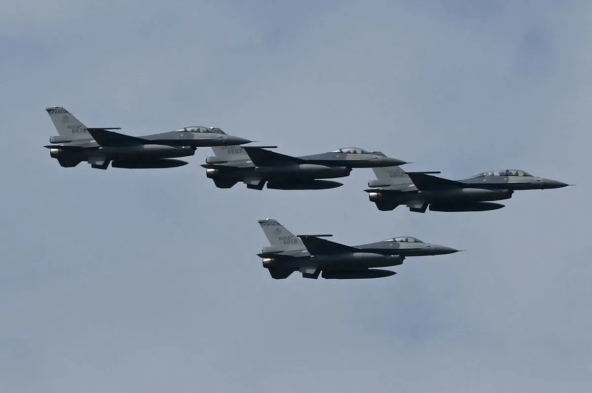 taiwan-leader-praises-air-force-after-chinese-drills