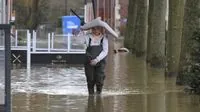 Central France hit by severe floods, thousands evacuated